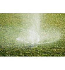 Arroseur rotatif à 3 bras métal GEKA avec base ronde d'appui